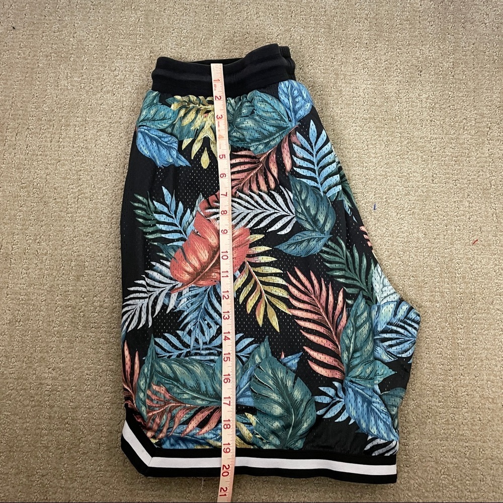 Reason Colorful Leaves Shorts Size XXL - Picture 5 of 5